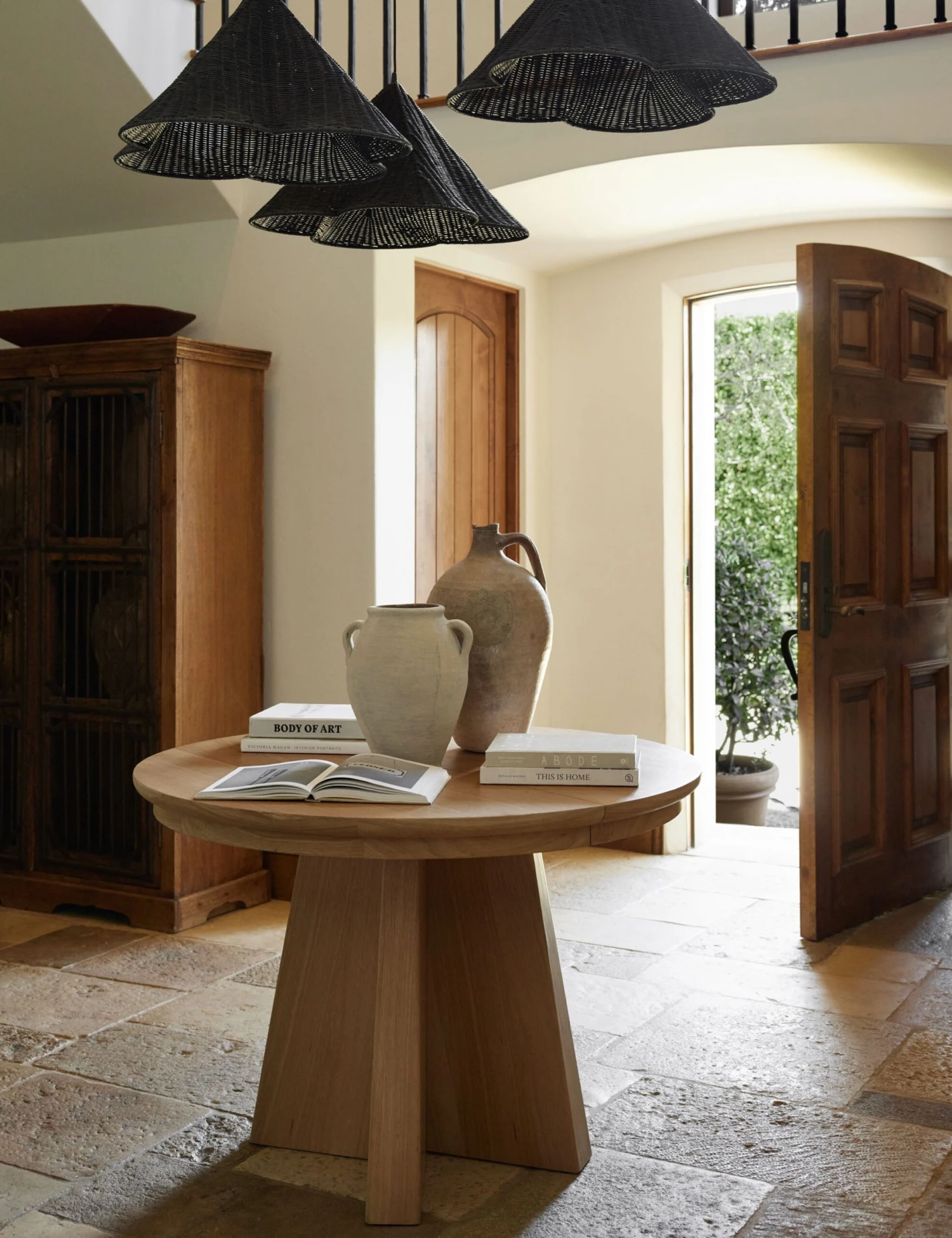 Nycola Extendable Oval Dining Table - Image 4