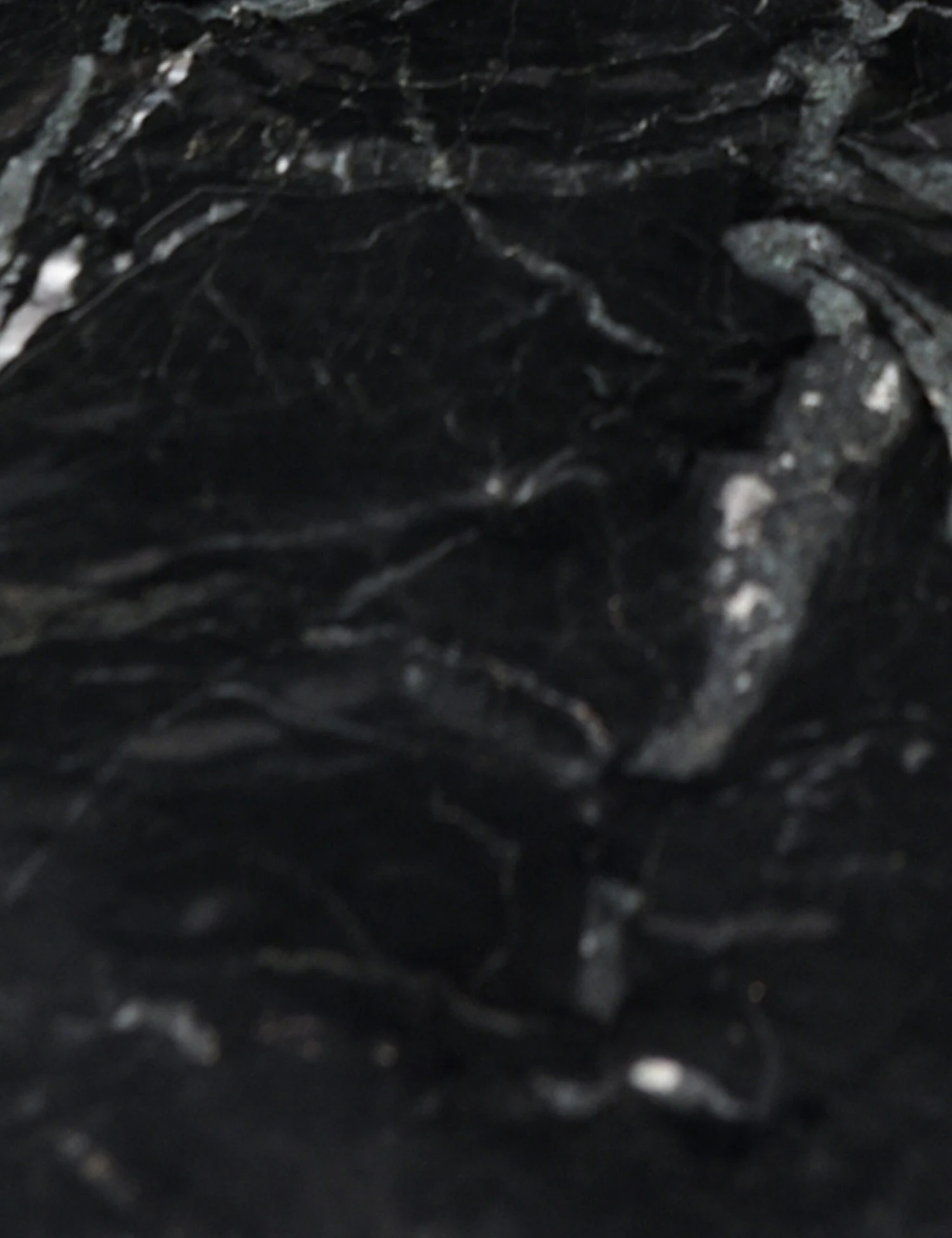 Huitink Round Dining Table - Image 4